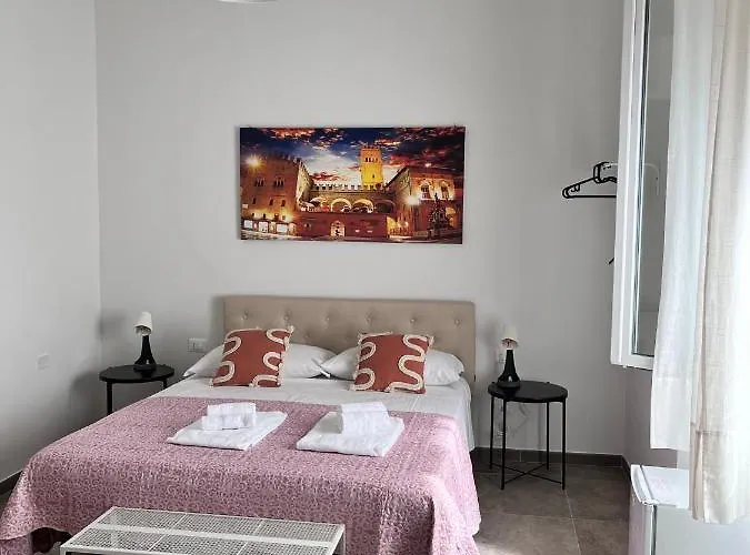 Hotel CapoDiLucca40 Bologna